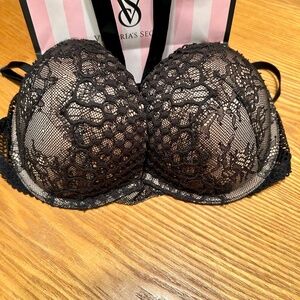 Victoria’s Secret Black Lace Bombshell Push-up Bra Sz 34C NWT